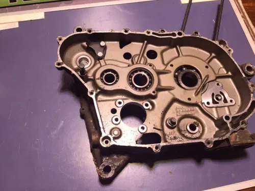 1986 86 SUZUKI LT 230 230S RIGHT ENGINE CRANK CASE