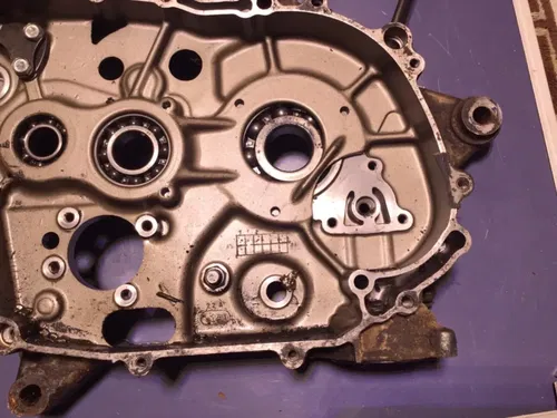 1986 86 SUZUKI LT 230 230S RIGHT ENGINE CRANK CASE