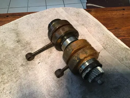 1975 Suzuki GT250 crank crankshaft