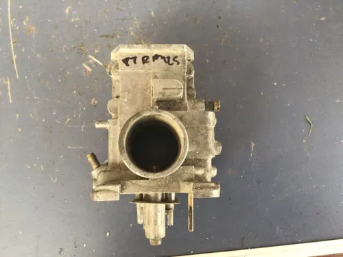 1987 SUZUKI RM 125  FLATSLIDE MIKUNI CARB CARBURETOR BODY