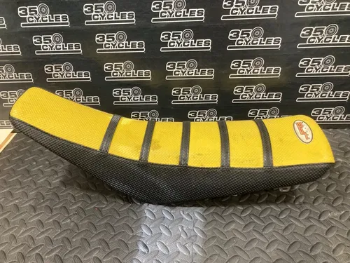 2008 02-23 RM85 OEM GREAT SEAT WITH GUTS GRIPPER COVER BASE PAD 45100-03BA0-DNA