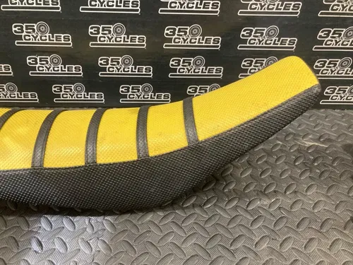 2008 02-23 RM85 OEM GREAT SEAT WITH GUTS GRIPPER COVER BASE PAD 45100-03BA0-DNA