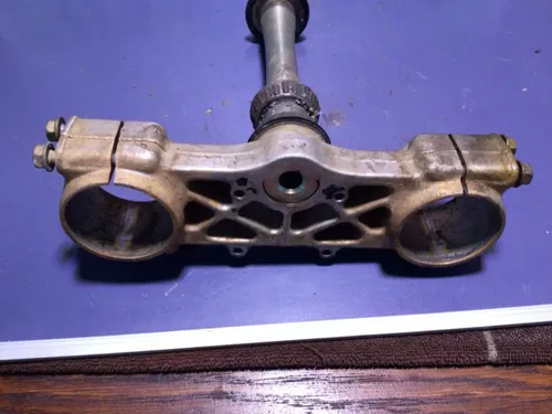 1999 97-99 CR250R OEM STEERING STEM TRIPLE TREE FRONT FORK CLAMP SUSPENSION