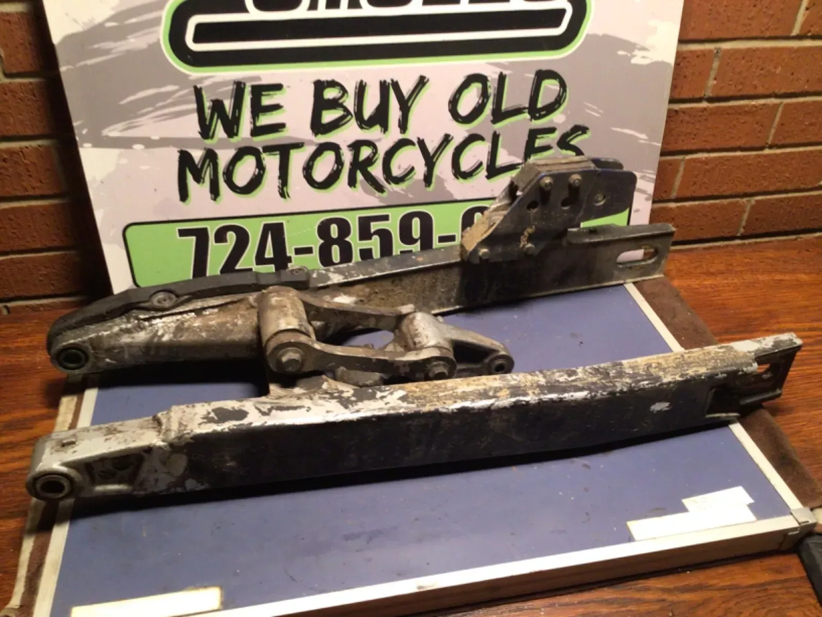 1989 89 Kawasaki KX250 KX 250 125 Rear Swingarm Swing Arm Pivot Suspension