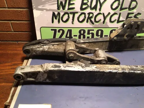 1989 89 Kawasaki KX250 KX 250 125 Rear Swingarm Swing Arm Pivot Suspension