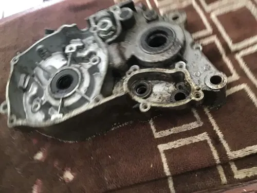 1975 Yamaha DT100 left crank case crankcase left bottom end