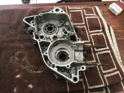 1975 Yamaha DT100 left crank case crankcase left bottom end