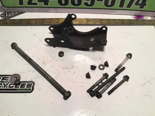 2003 YAMAHA TTR225 ENGINE MOTOR MOUNT STAY BRACKETS swing arm bolt