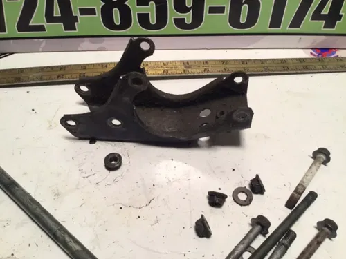 2003 YAMAHA TTR225 ENGINE MOTOR MOUNT STAY BRACKETS swing arm bolt