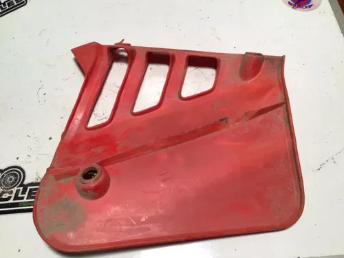 CR 125 HONDA ** 1987 CR 125R 1987 RADIATOR SHROUD cr125