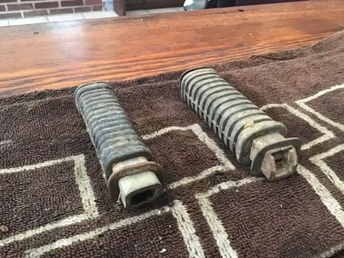 1974 Honda CB125 Rear passenger foot pegs