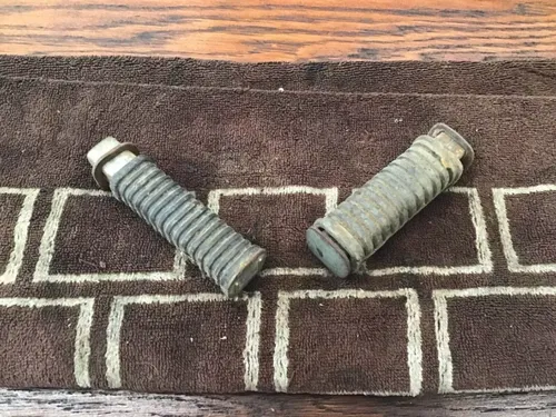 1974 Honda CB125 Rear passenger foot pegs