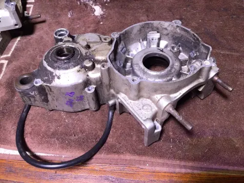 1993 Yamaha YZ125 YZ 125 Left Engine Crankcase Case Cases 1993 crank