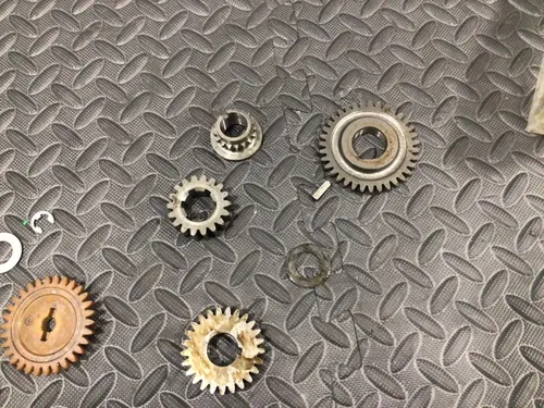 2004 Suzuki LTZ400 z400 Crank Reduction oil pump Gears Misc 2003-2007