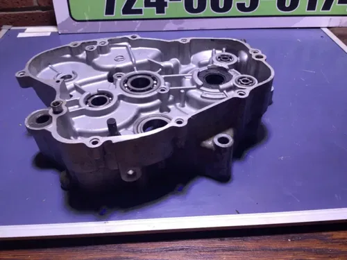 2003 KAWASAKI KX 100 RIGHT  ENGINE CASE SET (A) 03 KX100 BIG WHEEL