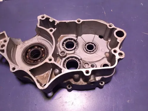 2003 KAWASAKI KX 100 RIGHT  ENGINE CASE SET (A) 03 KX100 BIG WHEEL