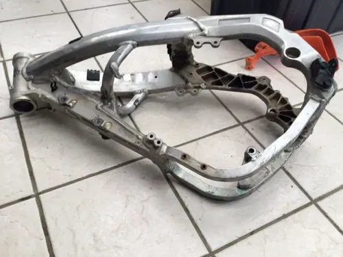Suzuki RM-Z450 - Stock Main Frame Chassis - 2005 RMZ 450 OEM BOS ONLY RMZ450