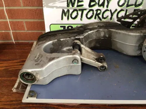 1999 TRIUMPH 955I SINGLE SIDED SWINGARM AND WHEEL DAYTONA / SPEED TRIPLE