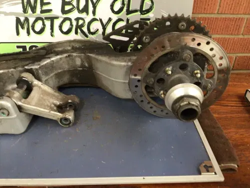 1999 TRIUMPH 955I SINGLE SIDED SWINGARM AND WHEEL DAYTONA / SPEED TRIPLE