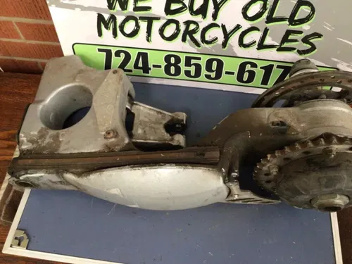 1999 TRIUMPH 955I SINGLE SIDED SWINGARM AND WHEEL DAYTONA / SPEED TRIPLE