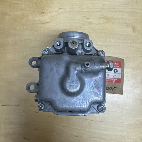 Suzuki NOS Carburetor GSX 1100F (D)