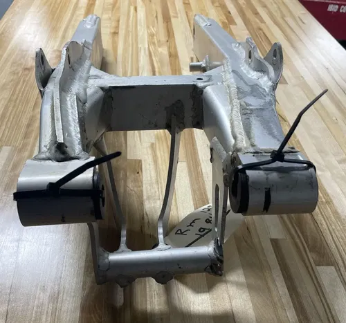 Suzuki Swingarm Full Floater RM125 1984