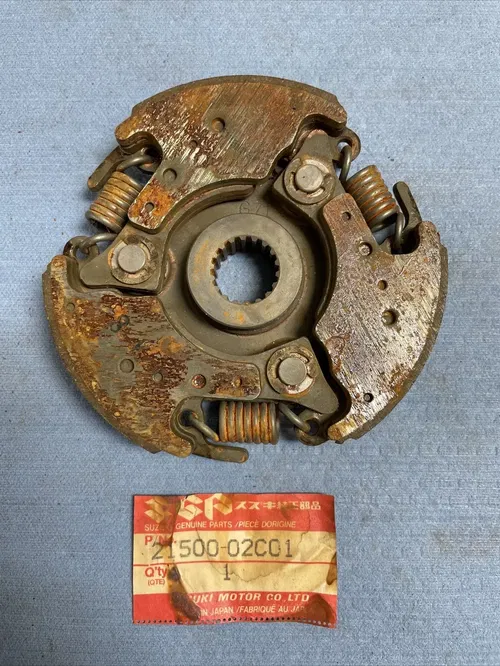 Suzuki 21500-02C01 clutch