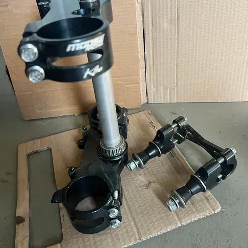 Kite Triple Clamps