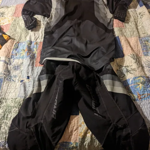 Youth Answer Gear Combo - Size L/28