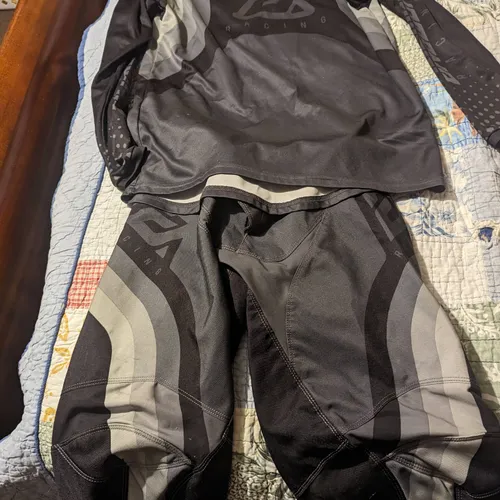 Youth Answer Gear Combo - Size L/28