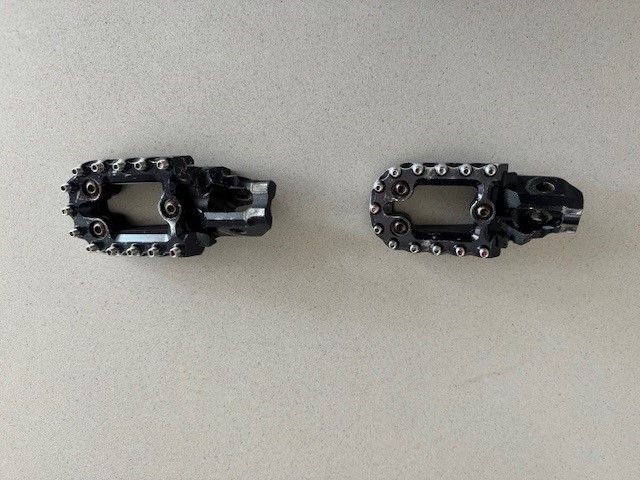 Fasst Impact Pegs - Excellent condition