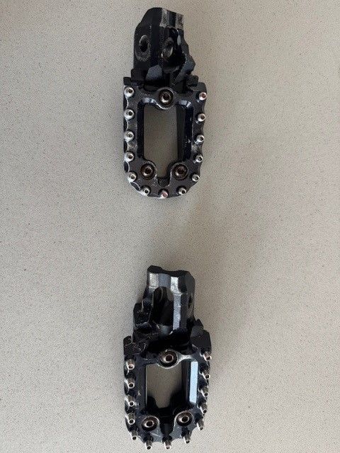 Fasst Impact Pegs - Excellent condition