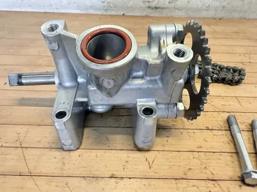 09-16 SUZUKI GSXR 1000 ENGINE MOTOR OIL PUMP ASSEMBLY OEM