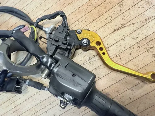 05 06 Kawasaki Ninja 636 ZX6R Left Clip On Handlebar Clutch Cable Perch Switch