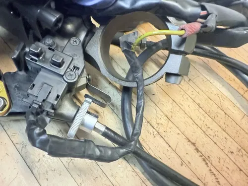 05 06 Kawasaki Ninja 636 ZX6R Left Clip On Handlebar Clutch Cable Perch Switch