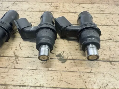 07-16 GSXR 1000 & 08-19 HAYABUSA  MAIN THROTTLE BODY FUEL INJECTORS - *OEM*