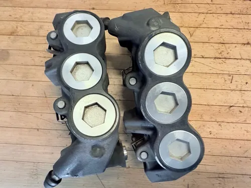 09-14 YAMAHA YZF R1 RIGHT LEFT FRONT BRAKE CALIPER SET PAIR CALIPERS