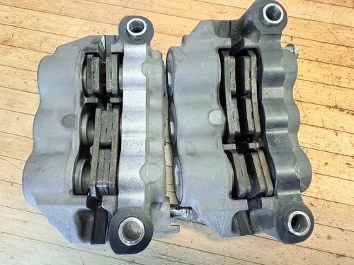 09-14 YAMAHA YZF R1 RIGHT LEFT FRONT BRAKE CALIPER SET PAIR CALIPERS
