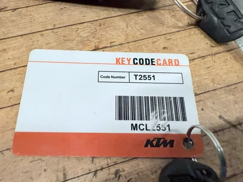 15-16 2016 KTM RC390 IGNITION GAS CAP LOCK SET WITH CODE KEY OEM NICE!