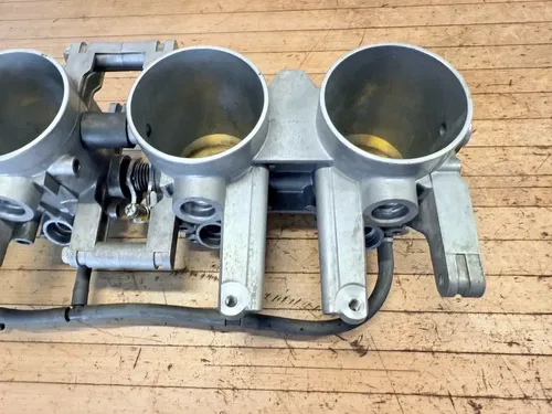 07 08 GSXR 1000 MAIN THROTTLE BODY BODIES RACK - BARE