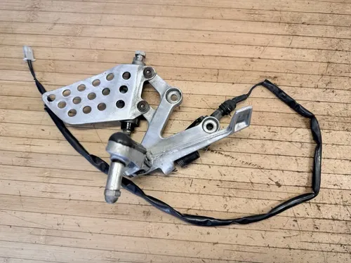 2000-01 Honda CBR929RR CBR 929 900RR Right Rear set Brake Caliper Cylinder OEM
