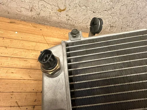 99-07 SUZUKI GSX1300R GSXR1300 BUSA HAYABUSA OEM STRAIGHT ENGINE RADIATOR COOLER