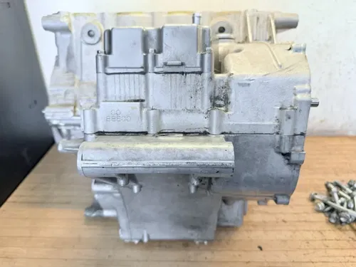 12-16 Suzuki GSXR 1000 Crankcase Case Engine Cylinders Motor Block Cases