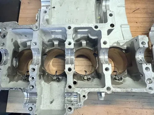 12-16 Suzuki GSXR 1000 Crankcase Case Engine Cylinders Motor Block Cases