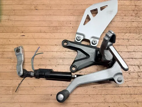 21-24 KAWASAKI NINJA ZX10R OEM LEFT REARSET REAR SET FOOT PEG W SHIFTER