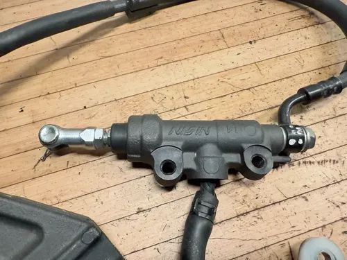 21-25 Kawasaki Ninja Zx10r Oem Rear Back Brake Caliper Master Cylinder Line Hose