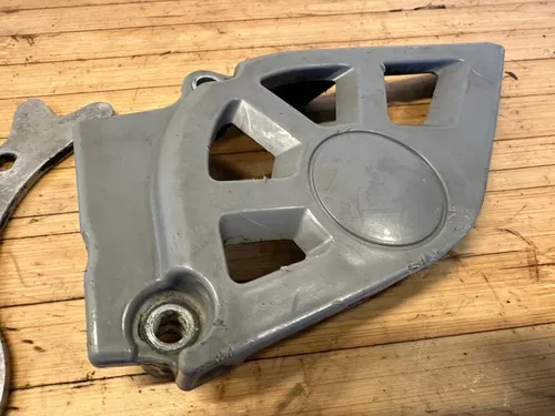 2006 HONDA CRF250R ENGINE OEM SPROCKET CHAIN COVER GUARD 43190-KRN-711