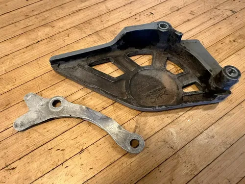 2006 HONDA CRF250R ENGINE OEM SPROCKET CHAIN COVER GUARD 43190-KRN-711