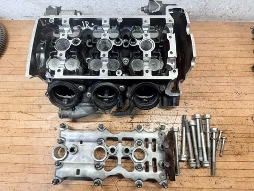 09-12 Triumph Street Triple 675 R Oem Cylinder Head Engine Top End Valves Parts
