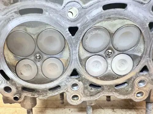 09-12 Triumph Street Triple 675 R Oem Cylinder Head Engine Top End Valves Parts